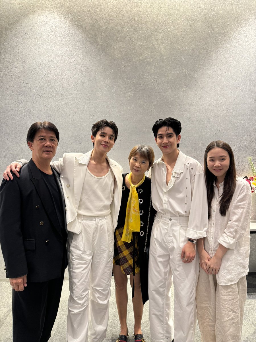 jimmyyjp_'s tweet photo. ขอบคุณทุกคนที่มาให้กำลังใจพวกผมทั้ง 2 คนมากๆนะครับเป็นอีกงานที่ได้รับประสบการณ์ที่ดีมากๆเลยไว้เจอกันใหม่นะ ❤️ #HERconcert2024 https://t.co/l1qFnPiKAx