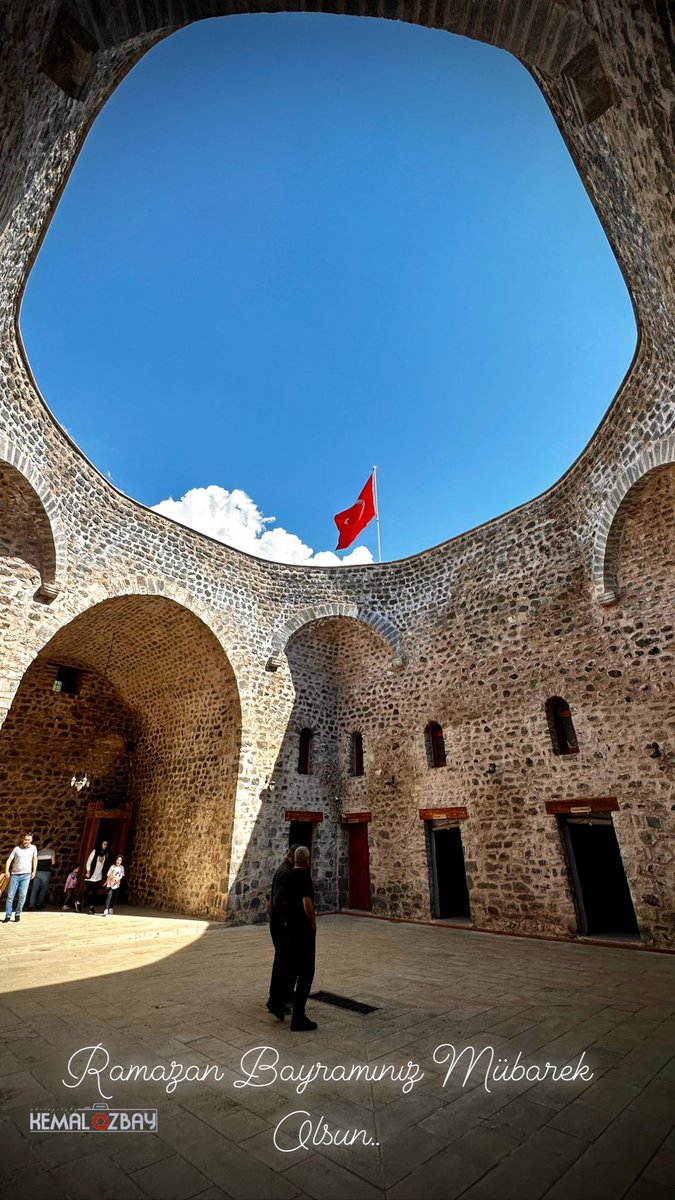 Niksar’dan tüm Hemşehrilerimize sağlık ve mutluluk diliyoruz.
Yeni hafta tüm hemşehrilerimize huzur ve bereket getirsin.
Semih TEPEPAŞI
Niksar Belediye Başkanı
📍Nizameddin Yağıbasan Medresesi