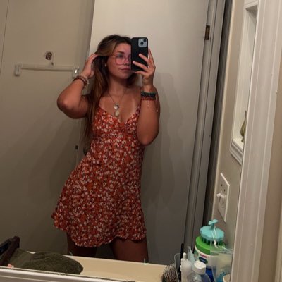 _sara_wright_'s tweet photo. #NewProfilePic https://t.co/fvB0AURC2I