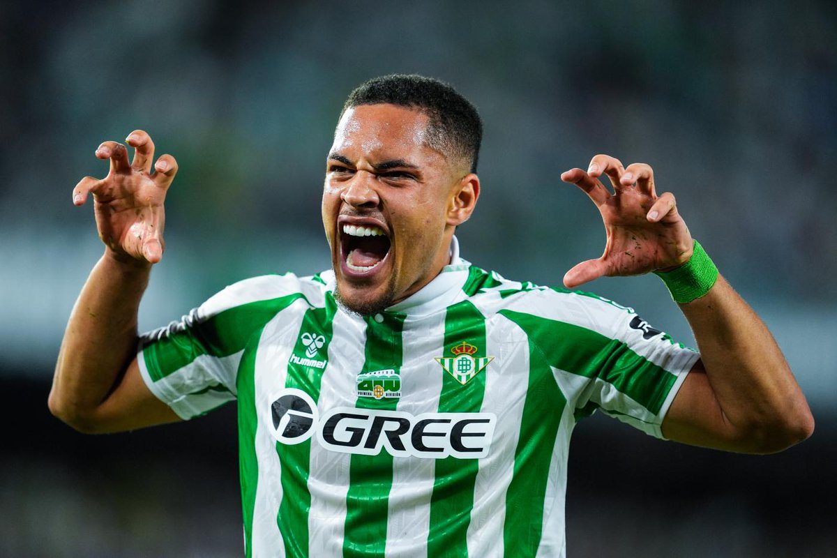 🎁 ¡𝑹𝑬𝑮𝑨𝑳𝑨𝑴𝑶𝑺 𝑼𝑵𝑨 𝑪𝑨𝑴𝑰𝑺𝑬𝑻𝑨 𝑫𝑬𝑳 𝑩𝑬𝑻𝑰𝑺! ⚪️🟢 

⚽ Si VITOR ROQUE mete gol y el BETIS gana al Mallorca, sorteamos una camiseta entre todos los que nos sigan y den retuit. 🔄 

🍀 ¡Mucha suerte a todos!