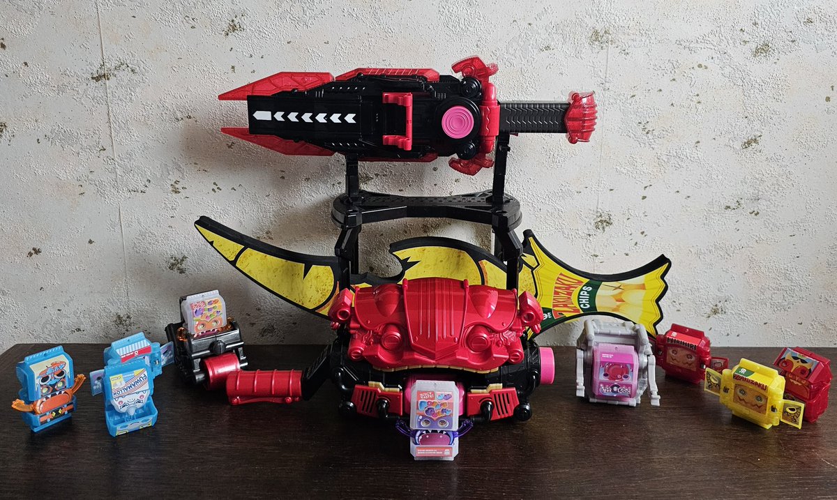 EmmaChan24's tweet image. Finally got the Gavv stuff. I love these toys so much
@TheRealMattHunt
