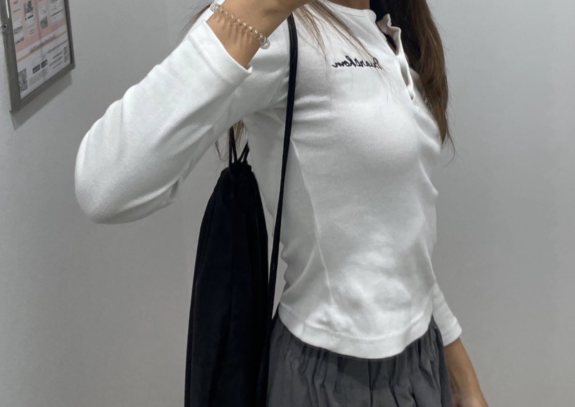 missp_mystaery's tweet photo. หารูปที่เคยใส่แนวๆนี้มา นี่ชอบใส่ขึ้นเครื่องมาก สบาย กันหนาวได้พอประมาณ https://t.co/KZXZ8vhdtK