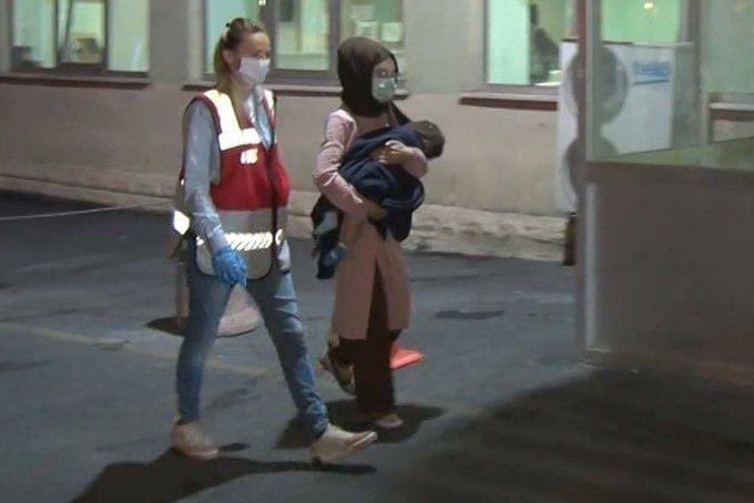 Bu adam bunca suça rağmen sokakta ve bir polismizi şehit ediyor .
ama kanser hastaları , lohusa kadınlar , üniversite öğrencileri , doktorlar , akademisyenler içerde tutsaksa burada KATİL Devlet ve Yargıdır .. 
kimse ağlayıp sızlamasın 

#polis #katil
