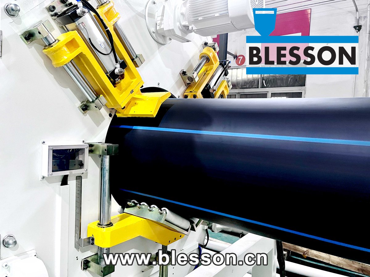 RobertZeng9's tweet image. A new large-diameter PE pipe extrusion line was successfully commissioned earlier this month, and our overseas customer was also invited to come and inspect the whole commissioning process.
#extrusionmachine #pepipe
