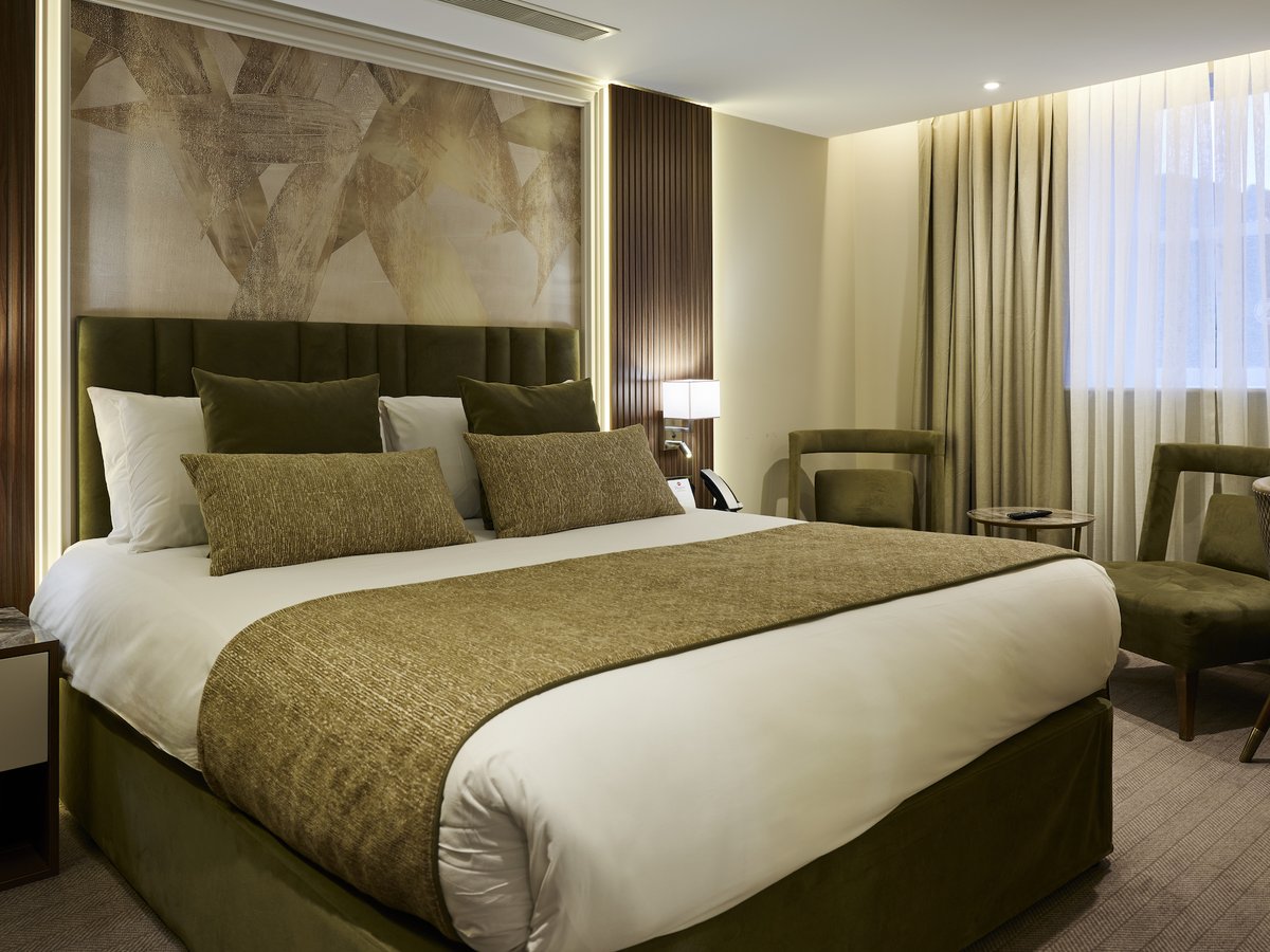 DoverMarinaHtl's tweet photo. Take time to relax over the festive period with our exclusive #Christmas Stay Specials!*

Our accommodation packages cover Christmas Eve through Boxing Day. 

T&amp;Cs apply. Direct bookings only. 
https://t.co/PmPDfXYJgf https://t.co/98oihVreDb