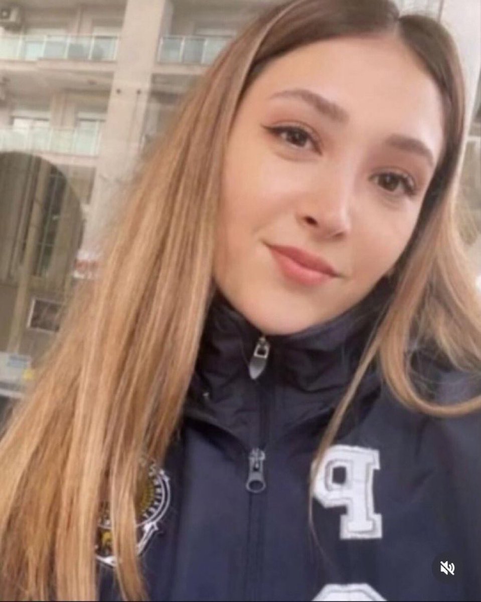 Polis Şeyda Yılmaz 
27 yaşında Şehit oldu
Mekanın Cennet olsun Şehidim🇹🇷🇹🇷
Faali kim 26 suçtan sabıkalı ve dışarda serbestçe dolaşan bir cani 😡 
#polis 
#SeydaYILMAZ