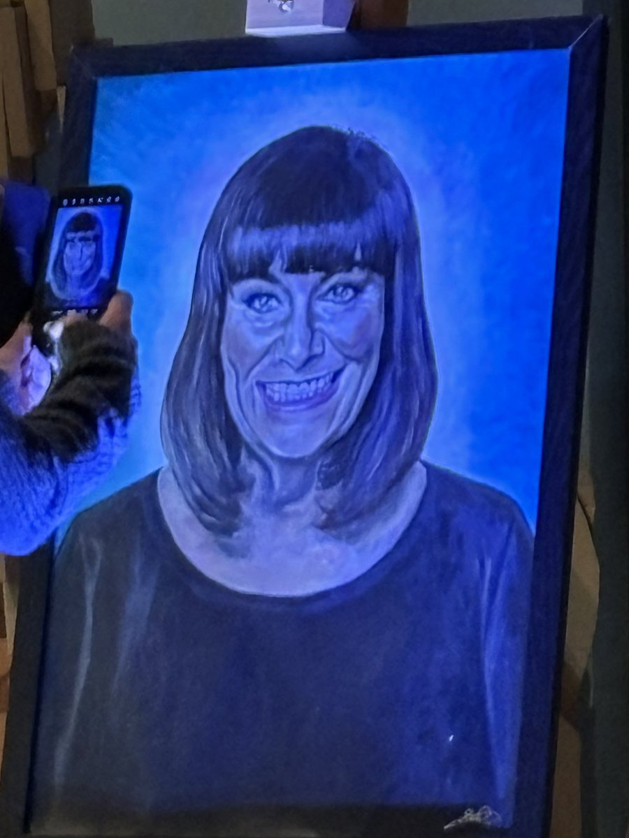Went to a very fun night - Boozy Brushes at Colchester First Site.  This was my interpretation of a portrait of the ever wonderful <a href="/Dawn_French/">Dawn French 💙🔴🏳️‍🌈🇺🇦🇵🇸</a> (slightly mushed up with Frieda Kahlo).  I never draw or paint so I was kinda proud of this one! ♥️
