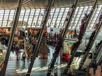 ✈️Nice Côte d’Azur renouvelle l’ensemble de son offre retail pour une expérience premium familiale en reflet de son territoire🛍️ 
Plus d'info 👉nice.aeroport.fr/actualites/nic…
#aeroportnice #retail #experienceclient