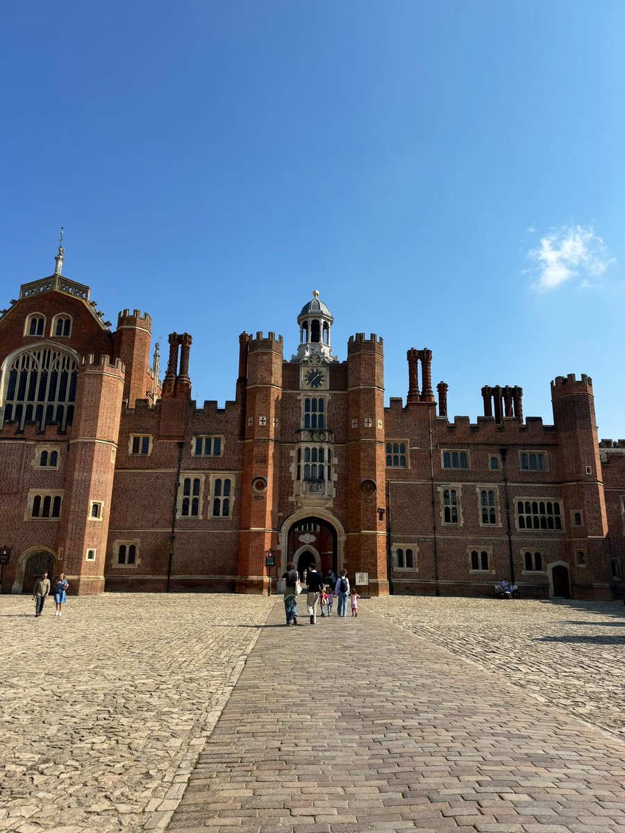 Clare Lawlor (@_clare_lawlor) on Twitter photo Lucky enough to have a tour of the new Tudor World exhibition in The Wolsey Rooms at Hampton Court, meeting with the fantastic <a href="/HRP_learning/">Learning Team at Historic Royal Palaces</a> team on the way. Always such a treat to visit <a href="/HRP_palaces/">Historic Royal Palaces</a>! 👑 Lucky enough to have a tour of the new Tudor World exhibition in The Wolsey Rooms at Hampton Court, meeting with the fantastic <a href="/HRP_learning/">Learning Team at Historic Royal Palaces</a> team on the way. Always such a treat to visit <a href="/HRP_palaces/">Historic Royal Palaces</a>! 👑