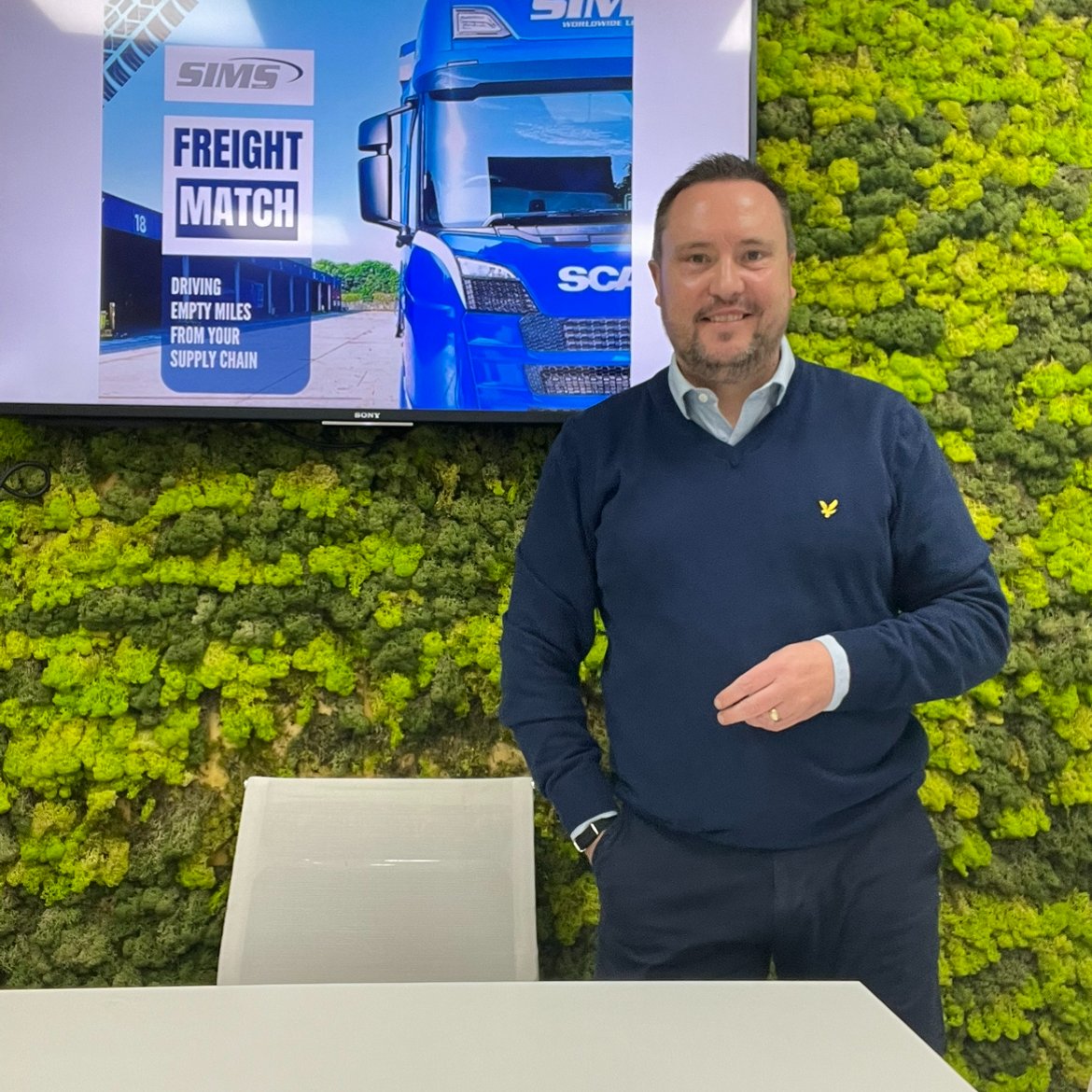 SimsGroup1's tweet image. Folks, please meet our brand spanking, shiny, new, Business Development Director - Richard Shenston! We are incredibly proud Richard has chosen to join Sims Group and are super excited for the future! #logistics #businessdevelopment #Growth #freight #future