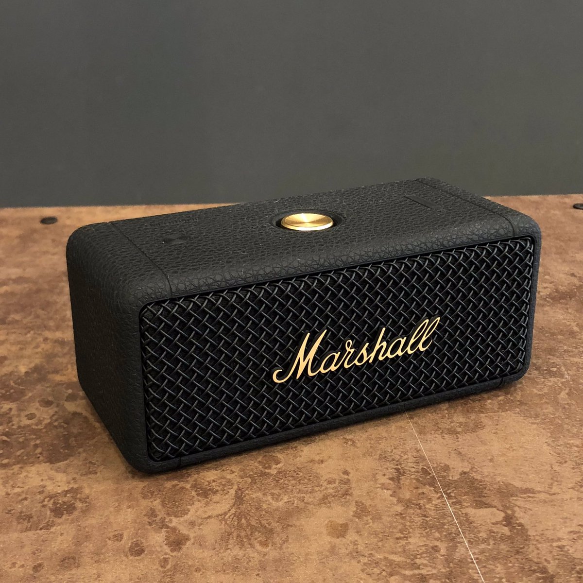 transit_artwork's tweet photo. コンパクトな見た目からパワフルな音楽を奏でる
Marshallのスピーカー！
https://t.co/hHpYYnZU9n https://t.co/bX7rbagOhi