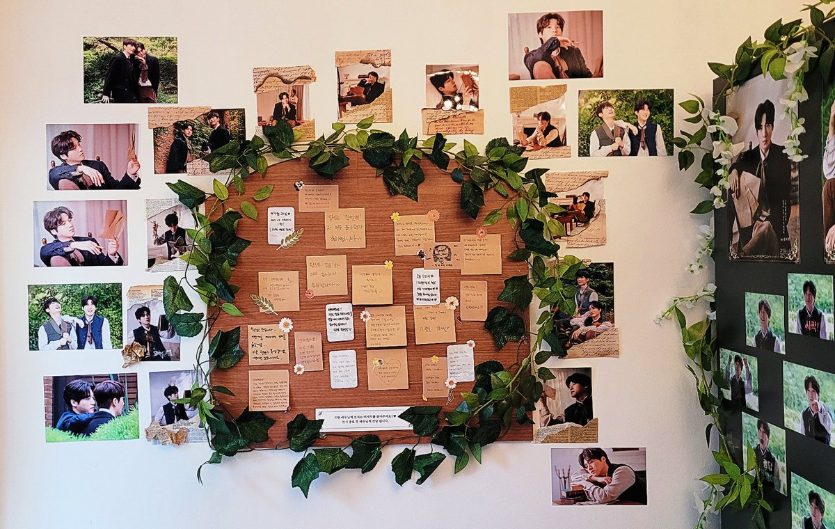 또다시 방문한 혜화로 사물함🗄
좋은 건 보고 또 보는 거라 배웠다😁
나뭇잎 장식과 산뜻한 초록색 배경🌳
고풍스러운 소품까지 배우님과 잘 어울린다😍
김리현 배우님 데뷔 5주년 축하드립니다🎂🥳
#리현_다섯번째_축하파티_놀러와요
#리현쓰_드디어_5살
#나는_리랭을_보기로_결심했습니다