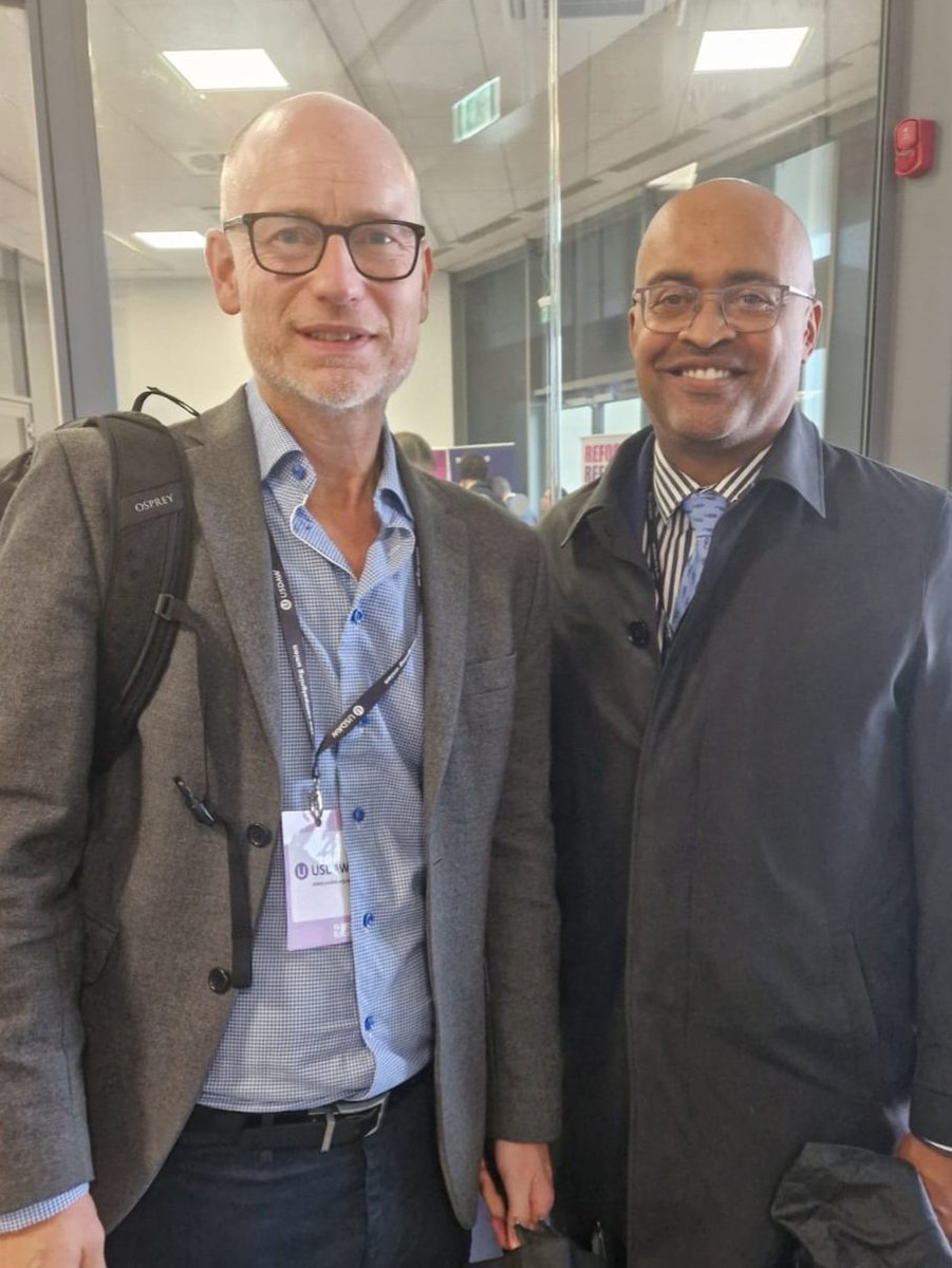 Delighted to catch up with Pharmacy Minister Stephen Kinnock earlier today at the Labour conference, to talk about how community pharmacy can help deliver better care to patients as part of an enhanced primary care sector. #pharmacy