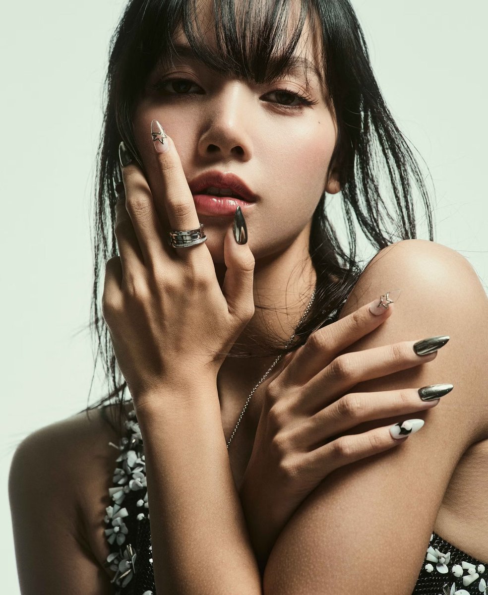 Born2Bredarmy's tweet photo. RT &amp; REPLY 

LISA X LOUIS VUITTON
#LISA #LALISA
#ParisFashionWeek https://t.co/NgVPnQ5OpP