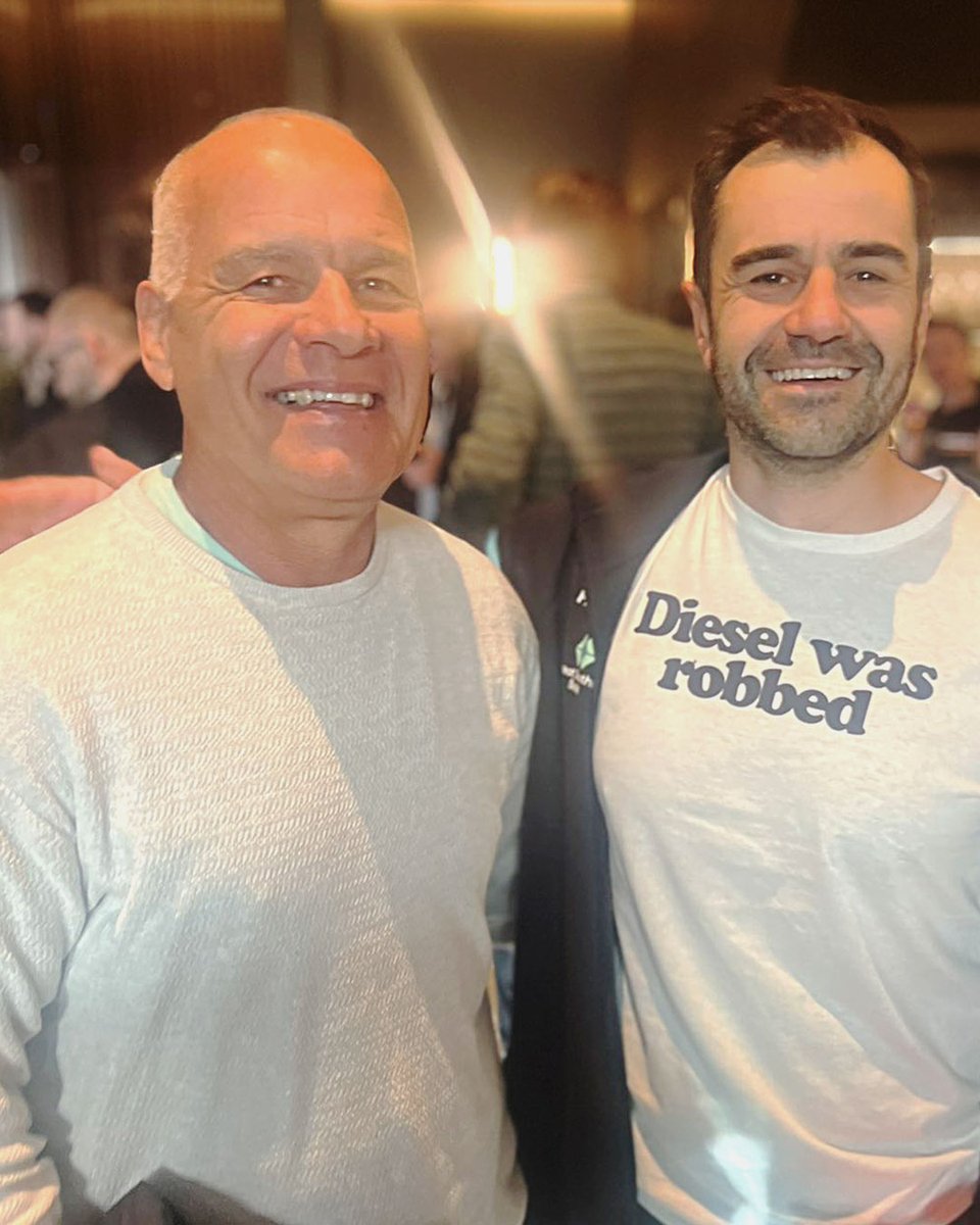 League Tees tweet media