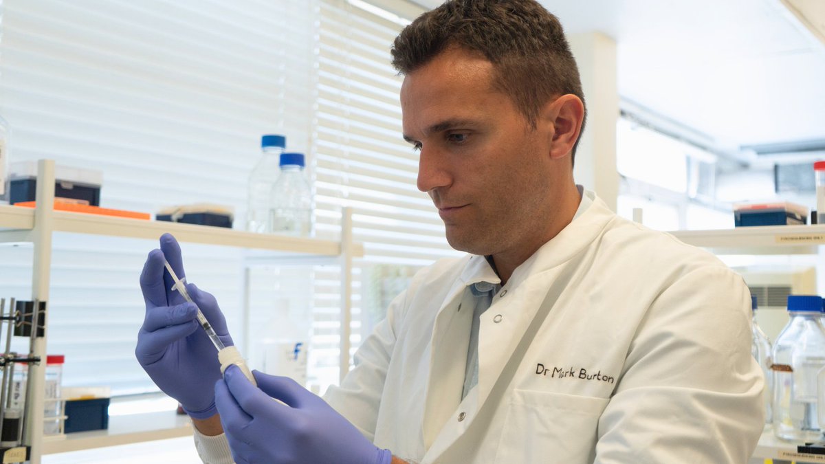 NIHR Southampton BRC (@southamptonbrc) on Twitter photo Our research is helping people stay healthier for longer.
<a href="/DrMarkBurton/">Dr Mark Burton</a> has been awarded a one-year <a href="/NIHRresearch/">National Institute for Health and Care Research</a> BRC Postdoctoral Bridging Fellowship to help improve muscle health in older age.
See Mark’s journey to date 🔗👇
southamptonbrc.nihr.ac.uk/post/preventin… Our research is helping people stay healthier for longer.
<a href="/DrMarkBurton/">Dr Mark Burton</a> has been awarded a one-year <a href="/NIHRresearch/">National Institute for Health and Care Research</a> BRC Postdoctoral Bridging Fellowship to help improve muscle health in older age.
See Mark’s journey to date 🔗👇
southamptonbrc.nihr.ac.uk/post/preventin…