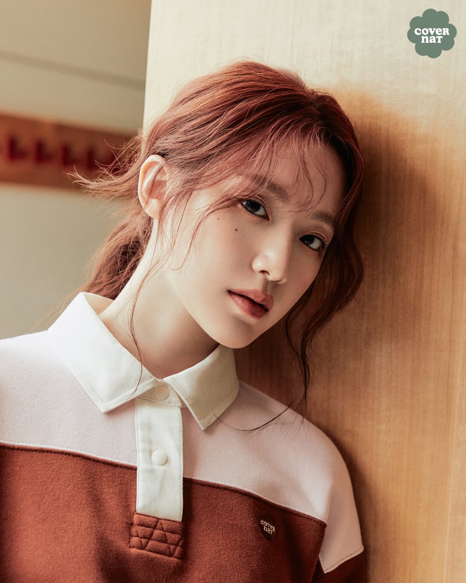 covernatmag's tweet photo. 24‘ FALL💕
COVERNAT WOMAN with SHUHUA

• (W) CROP RUGBY SWEATSHIRT
• (W) CORDUROY MID-SKIRT

▷슈화와 함께한 24 FALL 룩북 바로가기 : https://t.co/IWljJb5AvY

#커버낫우먼 #슈화 #SHUHUA #COVERNATWOMAN https://t.co/vxhZtdFrbQ
