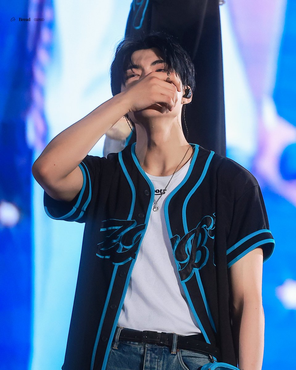 240922

너와의 영원을 약속할게💙

#박건욱 #PARKGUNWOOK #パクゴヌク #朴乾旭 #ZEROBASEONE #ZB1