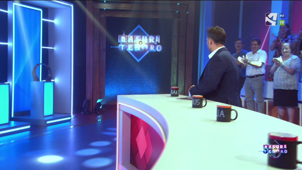 🗑️ 🪙  <a href="/BasuraoTesoro/">Basura o Tesoro Aragon TV</a> de <a href="/aragontv/">Aragón TV</a> consiguió 131.000 ESPECTADORES ÚNICOS (AA).

➡️ Presentado por <a href="/InakiUrrutia/">Iñaki Urrutia</a> reunió 37.000 espectadores de media el 9.2% de cuota de pantalla.  

#Audiencias📺📊