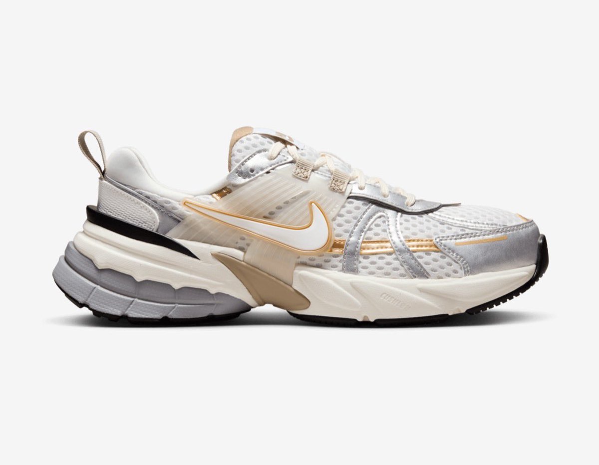 pomargusky's tweet photo. [ #Skyพรีออเดอร์ ] 🌻  Sale ! 
Nike V2K : 3590 บาท 
สีตามเฉพาะที่ลงค่า 

ปกติ 5000 เลยค่า

#รองเท้าnike #Nike #พรีจีน #พรีออเดอร์ญี่ปุ่น #พรีออเดอร์เกาหลี #พรีเกาหลี #พรีออเดอร์จีน #ของมันต้องมี #ของดีบอกต่อ #saveออมหลิง #โกแฮร์ #BAMESISSHOWCASEINTORONTO #รองเท้า #รองเท้าadidas https://t.co/bjNc5PVyKv