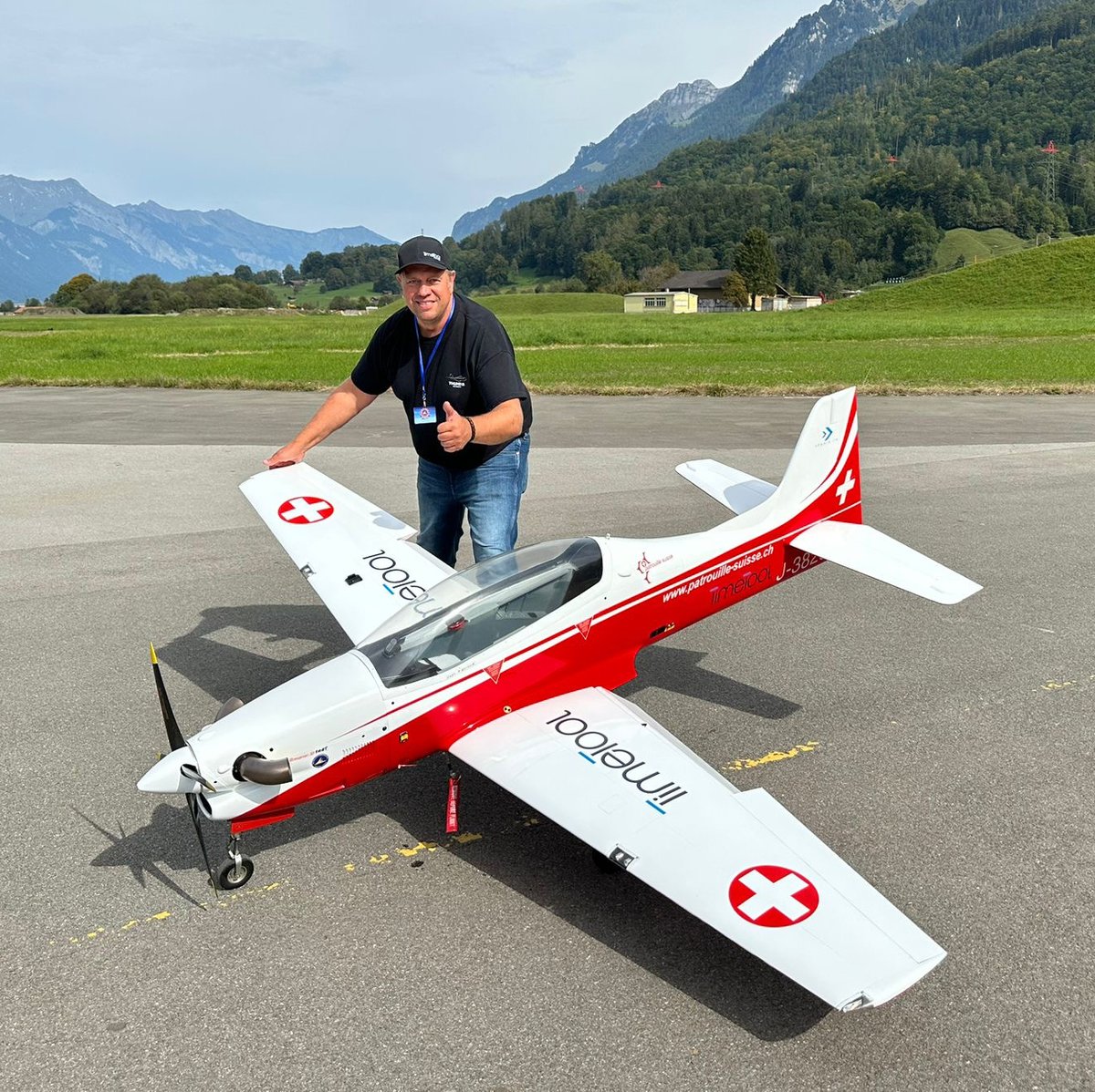 timetool_ag's tweet photo. Rasanter Flug mit TimeTool im Berner Oberland🛩️ Im Rahmen des 80-Jahre-Jubiläums der  Modellfluggruppe Interlaken war TimeTool am vergangenen Weekend auch am Himmel unterwegs. Vielen Dank Philipp Gertsch, dass wir deinen Flieger zieren durften 😃 https://t.co/ExhNxKNoNL