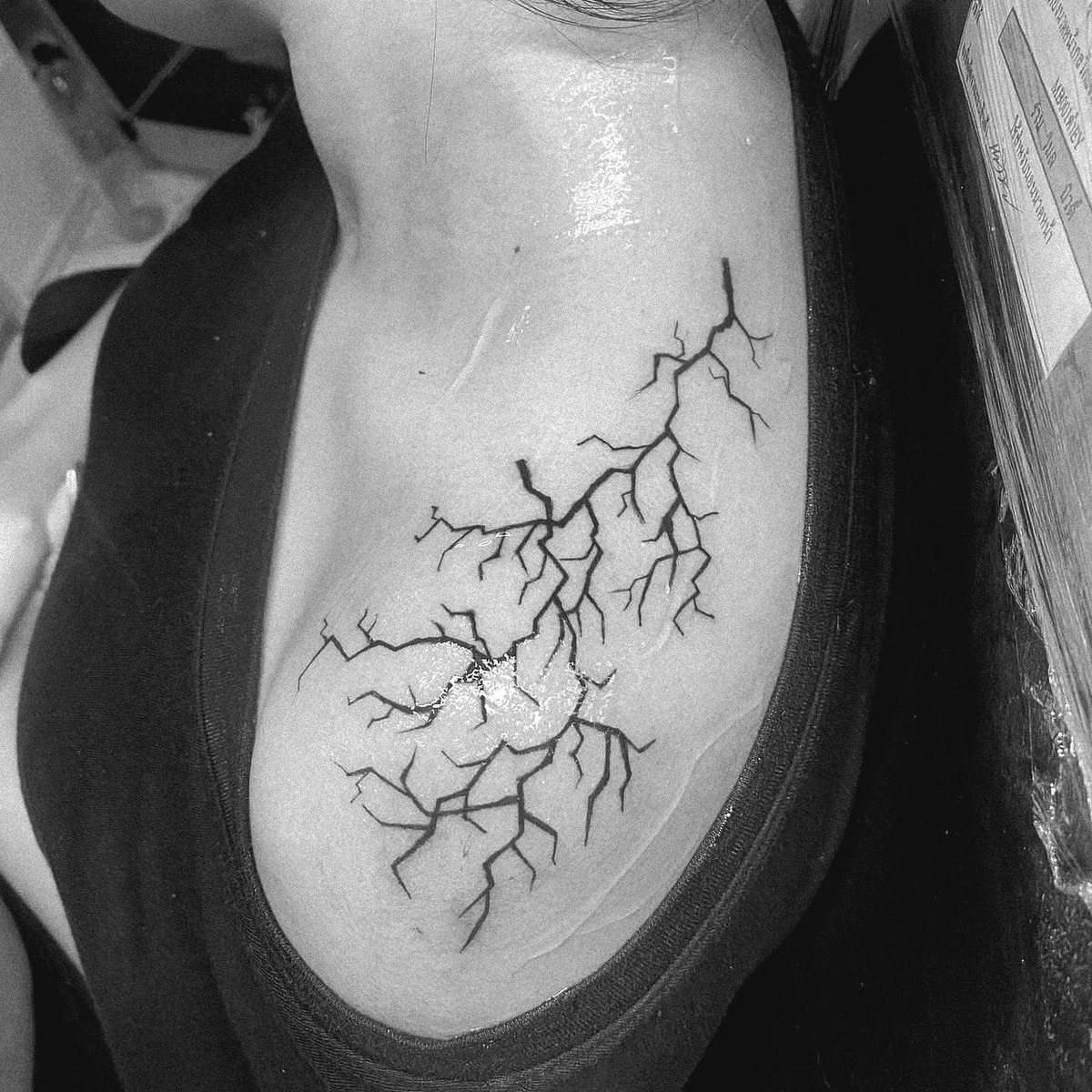 ⚡️
@13_ixk 

#ช่างสักสุพรรณบุรี #tattoo #ช่างสัก #สักลาย #tattooblackwork #tattooblackandgrey #blackwork #สักลายขาวดำ #tattooart #ครีเอเตอร์มือใหม่