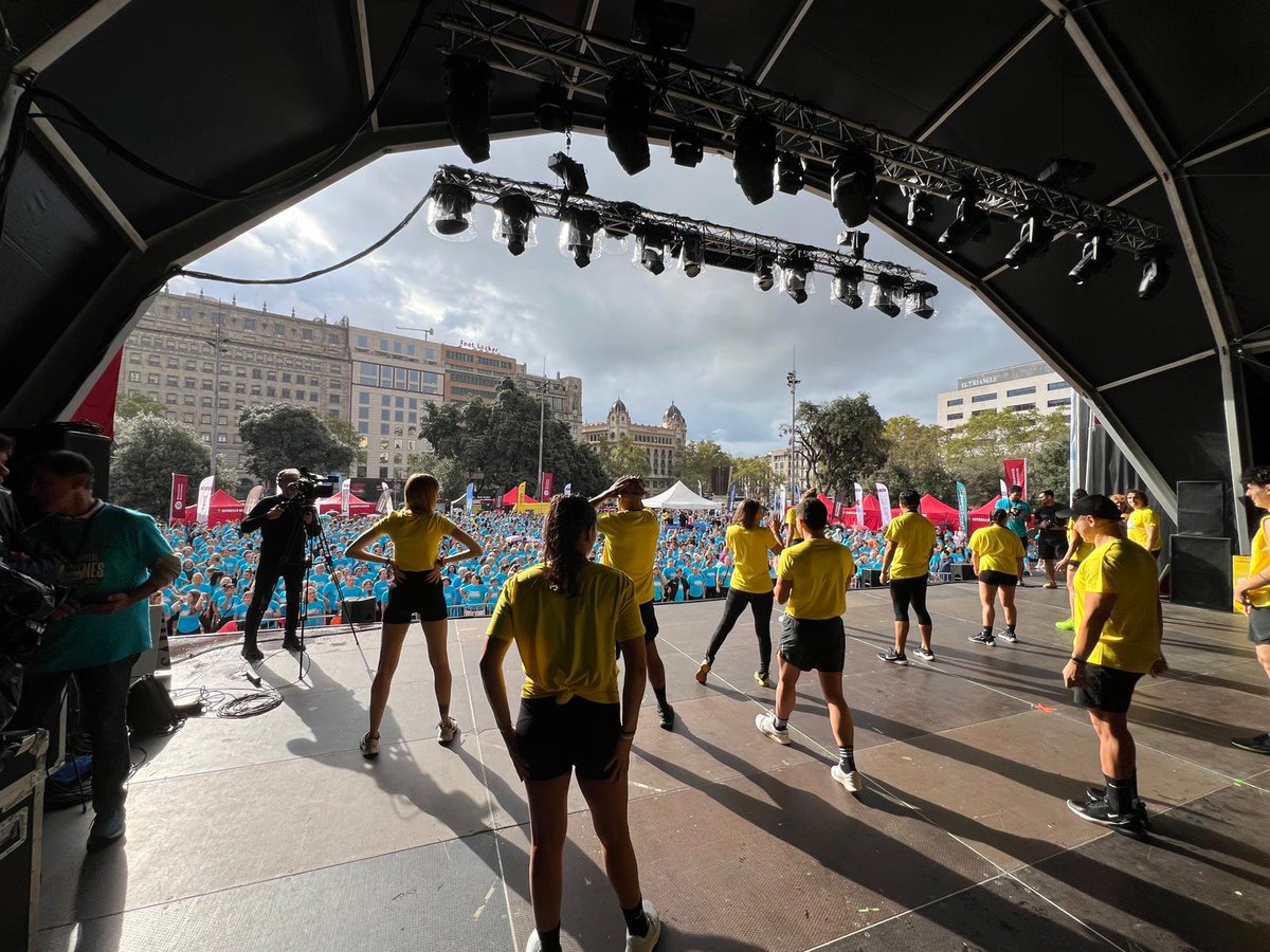 🤸‍♂️Ahir vam participar en la #festafitnes, una de les activitats esportives més populars de #laMercè, juntament amb altres equipaments de la ciutat! Ni la pluja va poder parar-nos!

🧡Visca l’esport i visca la #festafitnes!