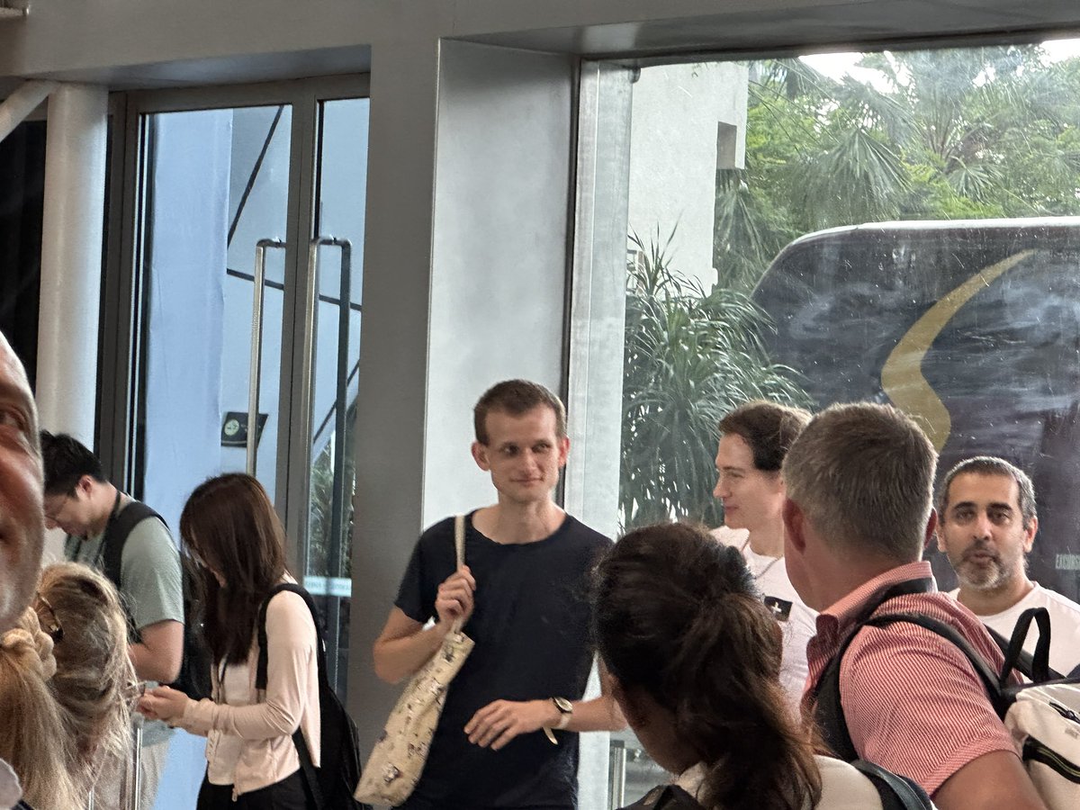 tokyo10086's tweet image. 来了Network School见到的第一个校友🤣
#NetworkSchool #networkstate