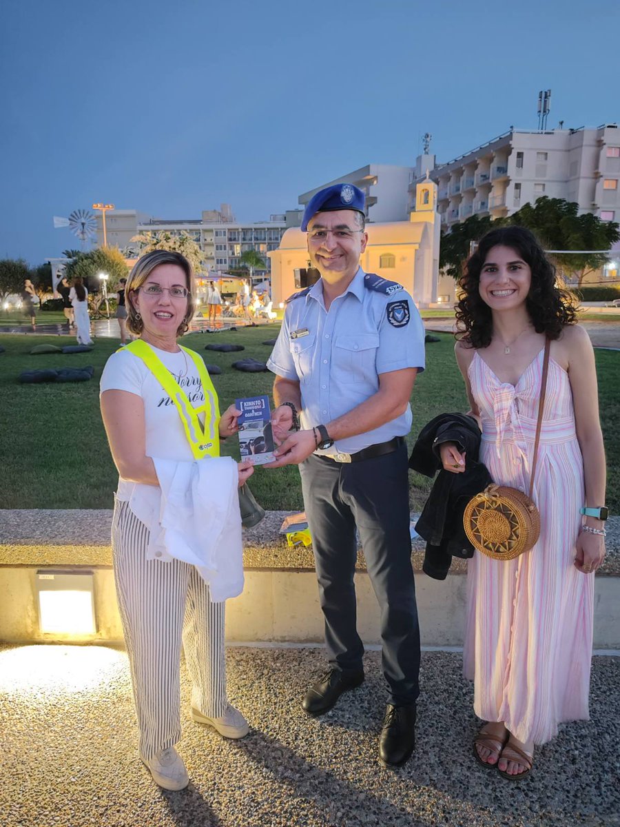 Cyprus_Police's tweet photo. Ευρωπαϊκή Εβδομάδα Κινητικότητας κ Πρόγραμμα #ROADPOL SAFETY DAYS 2024 - Μέλη της Κοινοτικής Αστ. Αμμοχώστου κ Οδικής Ασφάλειας, διένημαν διαφωτιστικό υλικό για πρόληψη οδικών συγκρούσεων, στο Moonwalk στον Πρωταρά κ στο φεστιβάλ πατάτας στο Ξυλοφάγου.
#roadpol_eu #zeromeanslife https://t.co/JTZKRTvWvl