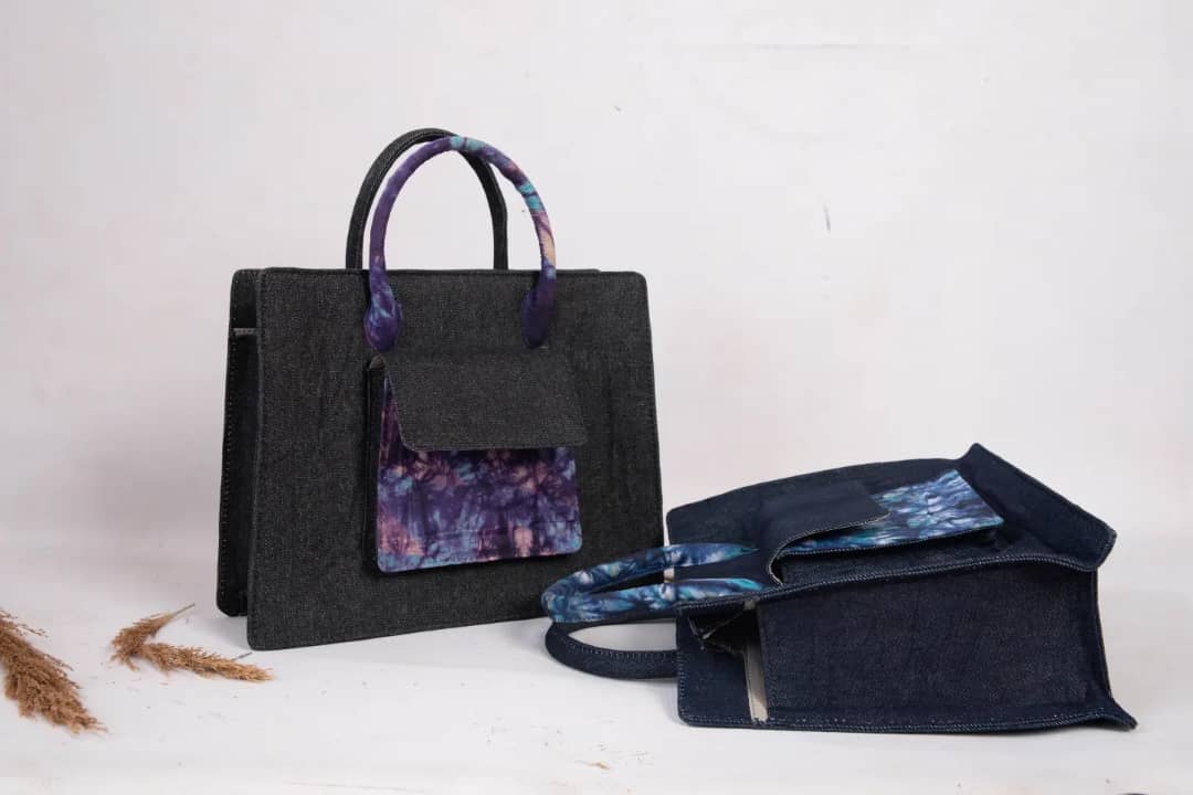 By__Ruby's tweet photo. Your workday should never lack organization and beauty. 
Shop from our work day designs and add style to your workday appearance. 
Frame 1: Ami ₦18,000
Frame 2: The tote bag ₦18,000
Frame 2: Laptop bag ₦18,000

Lagos, Ibadan

To order : Kindly send a DM https://t.co/KS3eJ4Khd8