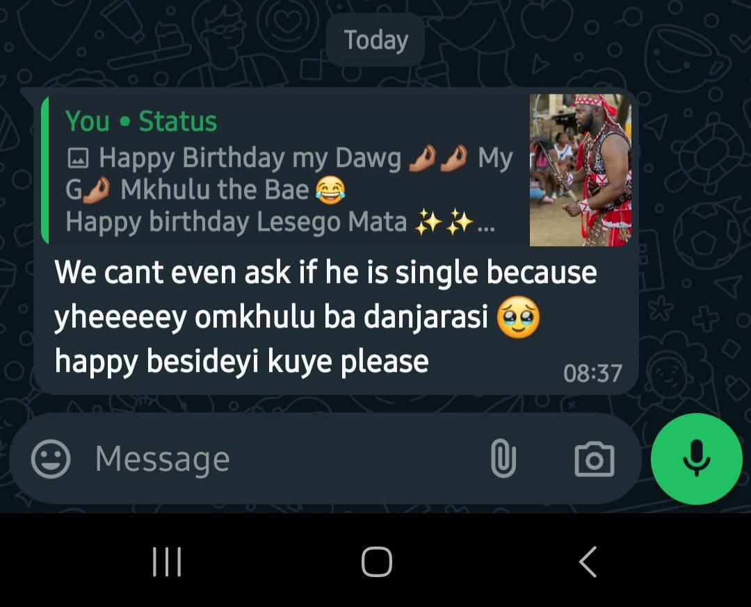 Lekwene_Mo's tweet photo. @LesegoMalapane1 😂😂 https://t.co/CClM1Ei0Qs
