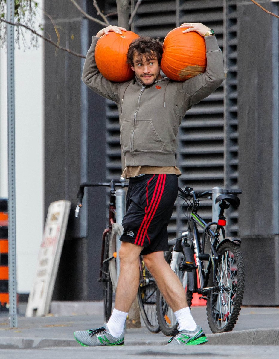 strongerpotions's tweet photo. first day of fall obligatory hugh dancy carrying pumpkins post https://t.co/f1VFkfYXsW