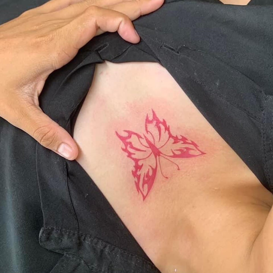 Y2k 📼

@13_ixk 

#ช่างสักสุพรรณบุรี #tattoo #ช่างสัก #สักลาย #tattooblackwork #tattooblackandgrey #blackwork #สักลายขาวดำ #tattooart #ครีเอเตอร์มือใหม่