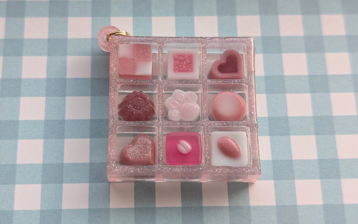 ma_rejin's tweet photo. 楽しい✨️🍫
#レジン
#シャカシャカレジン
#シェイカーレジン
#ハンドメイド https://t.co/D46JFr0Z1Z