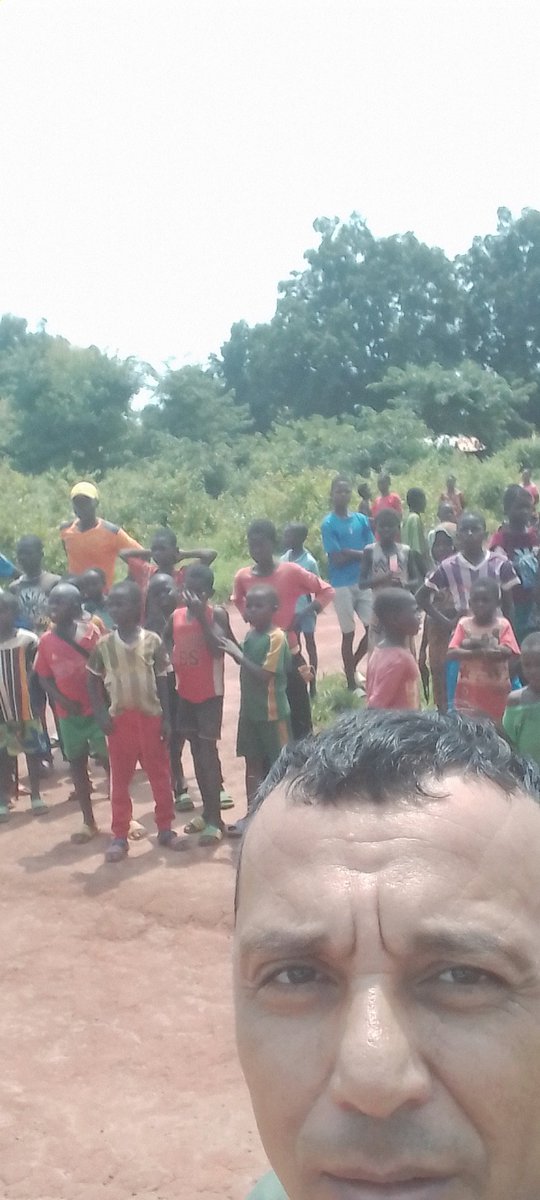 ثقافات و شعوب عرفتها في هاته التجربة القصيرة مغاربة مصريين موريطانيين بنغلادش اندونيسيا باكستان نيبال بوتان سينيغال بورندي روندا شعب أفريقيا الوسطى ......
فيهم يعرف تونس و فيهم ما يعرفهاش تجربة رائعة ....