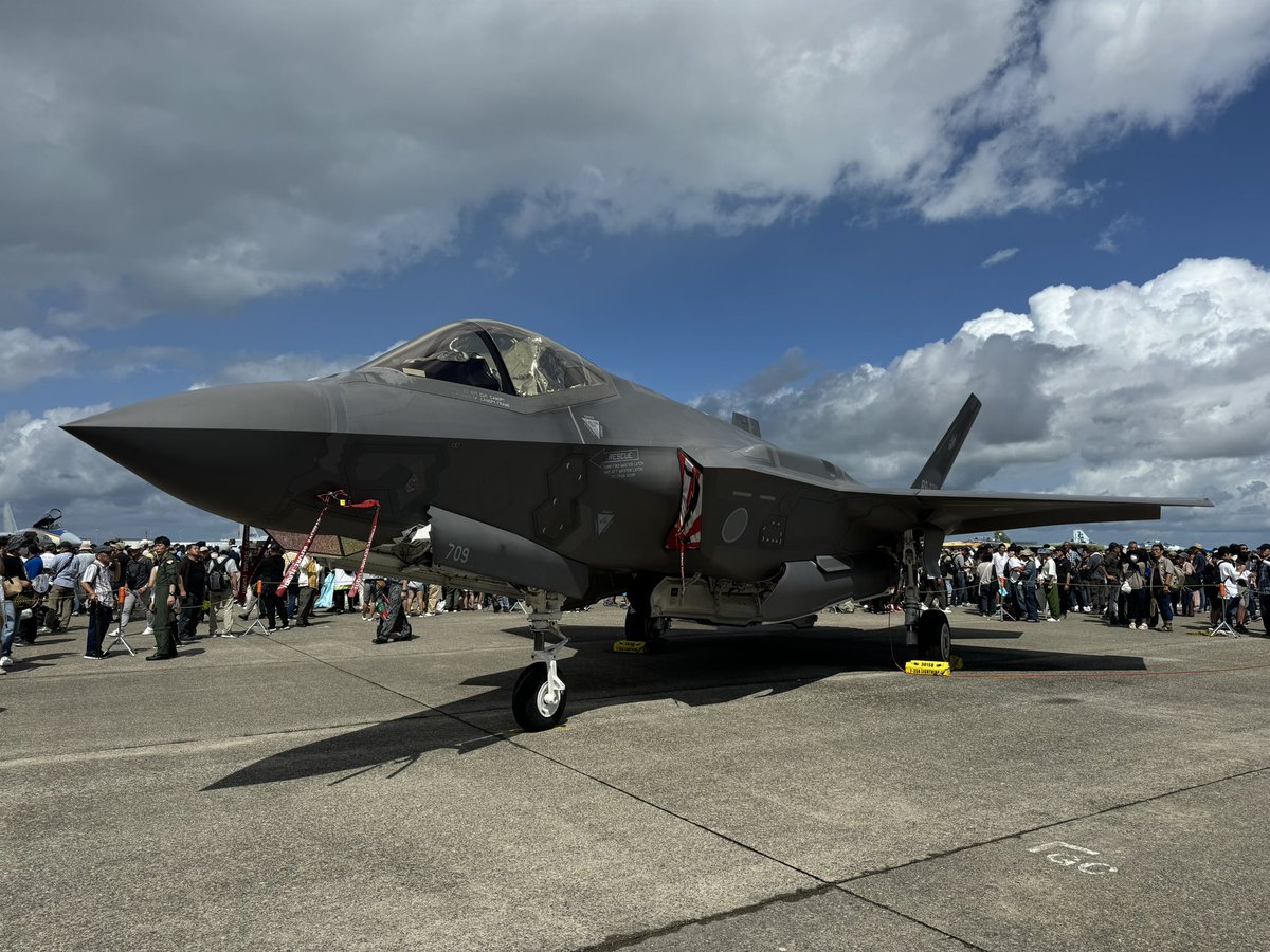 EJB1121's tweet photo. 小松基地航空祭＆コマツの杜 https://t.co/8YrrcEIHjH