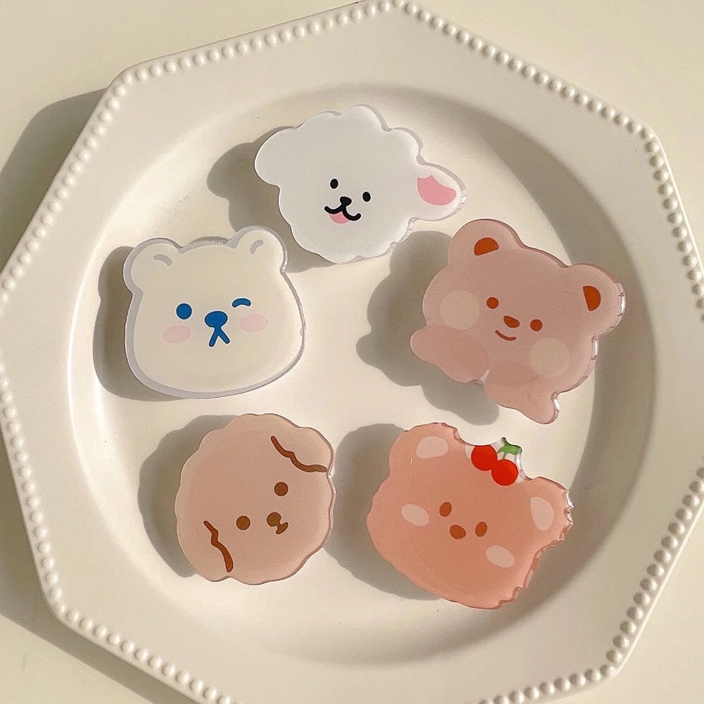 Gabisa banget kalo udah liat barang lucu tuh kalo ga co🥹. Liat deh guys aku nemuin pop socket lucu banget, ga mainstream gitu modelnya💗