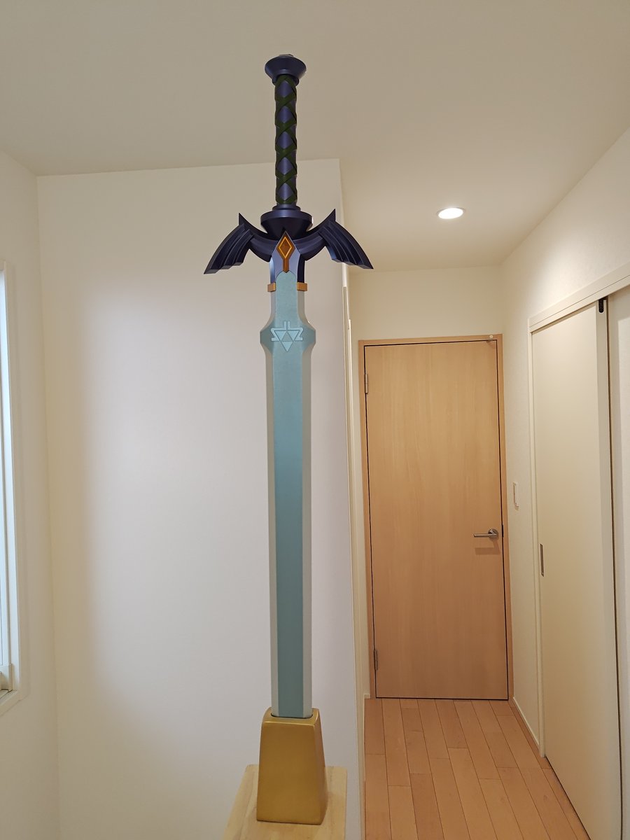 マスターソード届いたので、今話題のニトリの靴べらスタンドを買ってき