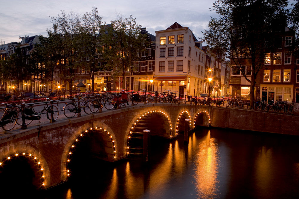 Ámsterdam desde 109 Euros ida y vuelta, compra hasta el 25 de Septiembre para viajar de Diciembre a Marzo. Salidas desde Madrid: klm.es/travel-guide/d…
