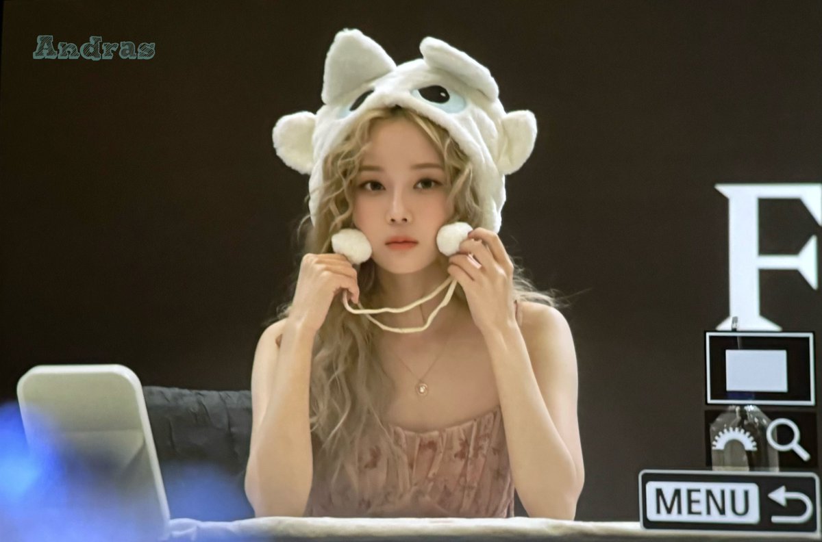 240923 Macau Fansign
❄️Winter preview❄️

#WINTER #윈터
#aespa #에스파