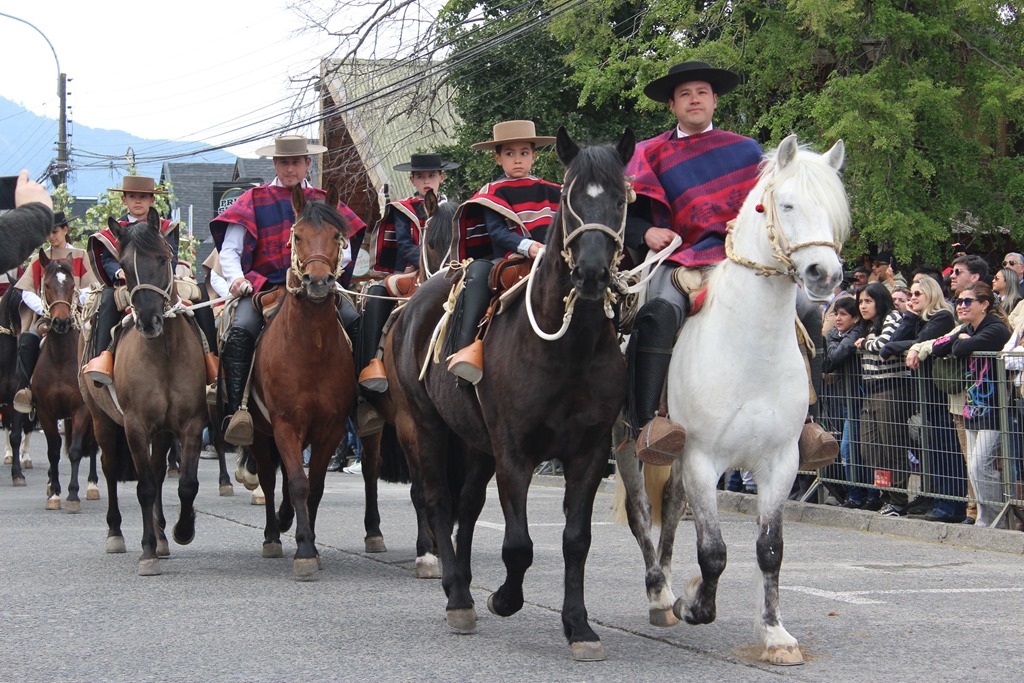 Con tedeum y gran desfile Pucón celebró un nuevo 18 de septiembre dlvr.it/TDZ35w