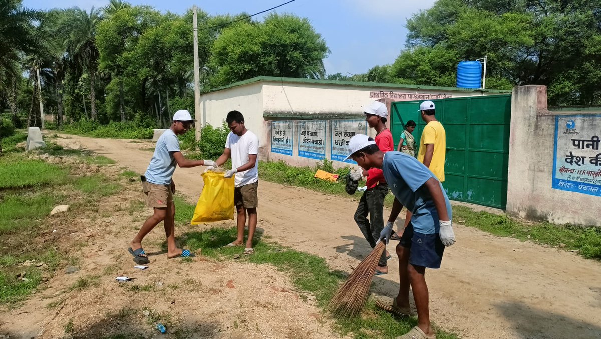 YuvaGodda's tweet photo. Swachhta hi seva campaign- Nyk Godda #SwachhtaHiSeva2024 https://t.co/fyo2EHLPRS
