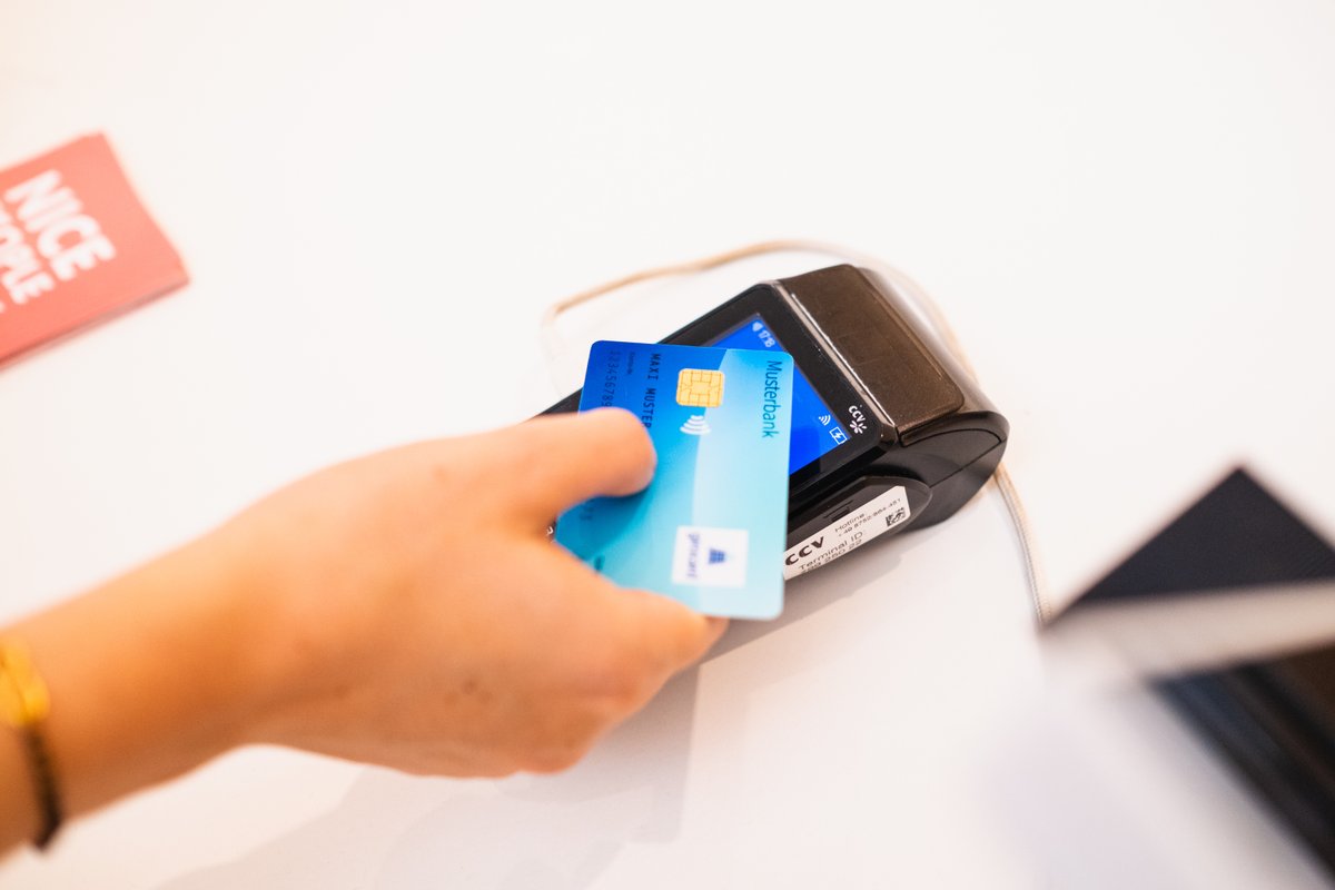 girocard (@girocard) on Twitter photo Die #girocard ist nahezu überall in Deutschland akzeptiert, bei Kund:innen beliebt und zugleich preisgünstig für den Handel. Die Debitkarte der <a href="/die_dk_de/">die-dk</a> überzeugt einfach jede:n ! 💪 Mehr dazu unter: girocard.eu/media/20230816… Die #girocard ist nahezu überall in Deutschland akzeptiert, bei Kund:innen beliebt und zugleich preisgünstig für den Handel. Die Debitkarte der <a href="/die_dk_de/">die-dk</a> überzeugt einfach jede:n ! 💪 Mehr dazu unter: girocard.eu/media/20230816…