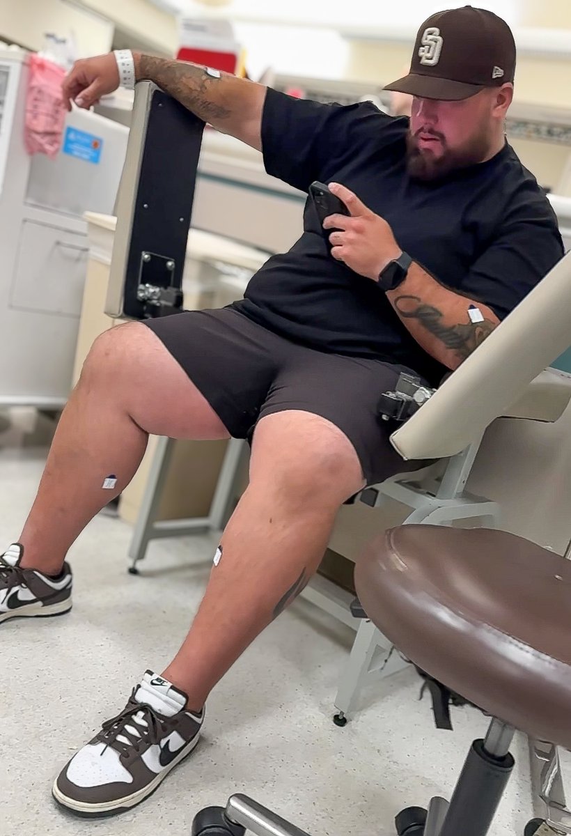 lustfpad's tweet photo. Sexy Bear Patient 🥵 #thickthighs #gaybear #straightmen #maduros #sexybear https://t.co/BMUOBVmGSq
