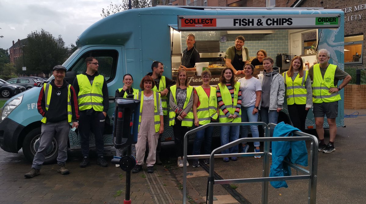 fth_BRISTOL's tweet photo. Feeding comfort food to 130+ homeless last night, all food donated by Josh Eggleton, with Chris's Food Truck cooking up a storm!! https://t.co/JeOehr15ss