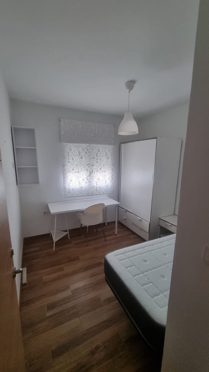 caro_aguilera_'s tweet photo. 🏠Buscamos compañera de piso
📍Zona Vista Alegre, Murcia 
Junto a la parada Abenarabi y a 10 minutos de la circular.
💰300+gastos
ℹ️Para más información: @caroaguiera_
#queydondeestudiar 
#umu
#murcia 
#pisosmurcia https://t.co/sdMOHEmv5a