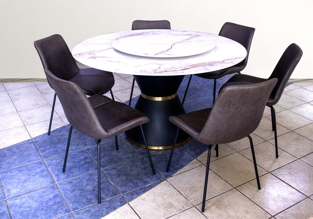 uniquefurnitre's tweet image. This dining set is so sleek, even your leftovers will feel fancy! 🍽️ Who’s ready to upgrade dinner time? 😎 

bit.ly/4d0VXw5 

#DiningSet #ModernVibes #ModernFurniture #ModernHomes #ModernLiving