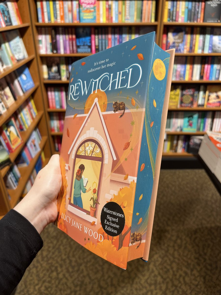Laura (@blostmax) on Twitter photo Thank you <a href="/PanMacNews/">Pan Mac News</a> for making my Monday! 🥹 Those edges are truly a sight to behold and if there’s the perfect book to read this Autumn it’s this one 😍 Thank you <a href="/PanMacNews/">Pan Mac News</a> for making my Monday! 🥹 Those edges are truly a sight to behold and if there’s the perfect book to read this Autumn it’s this one 😍