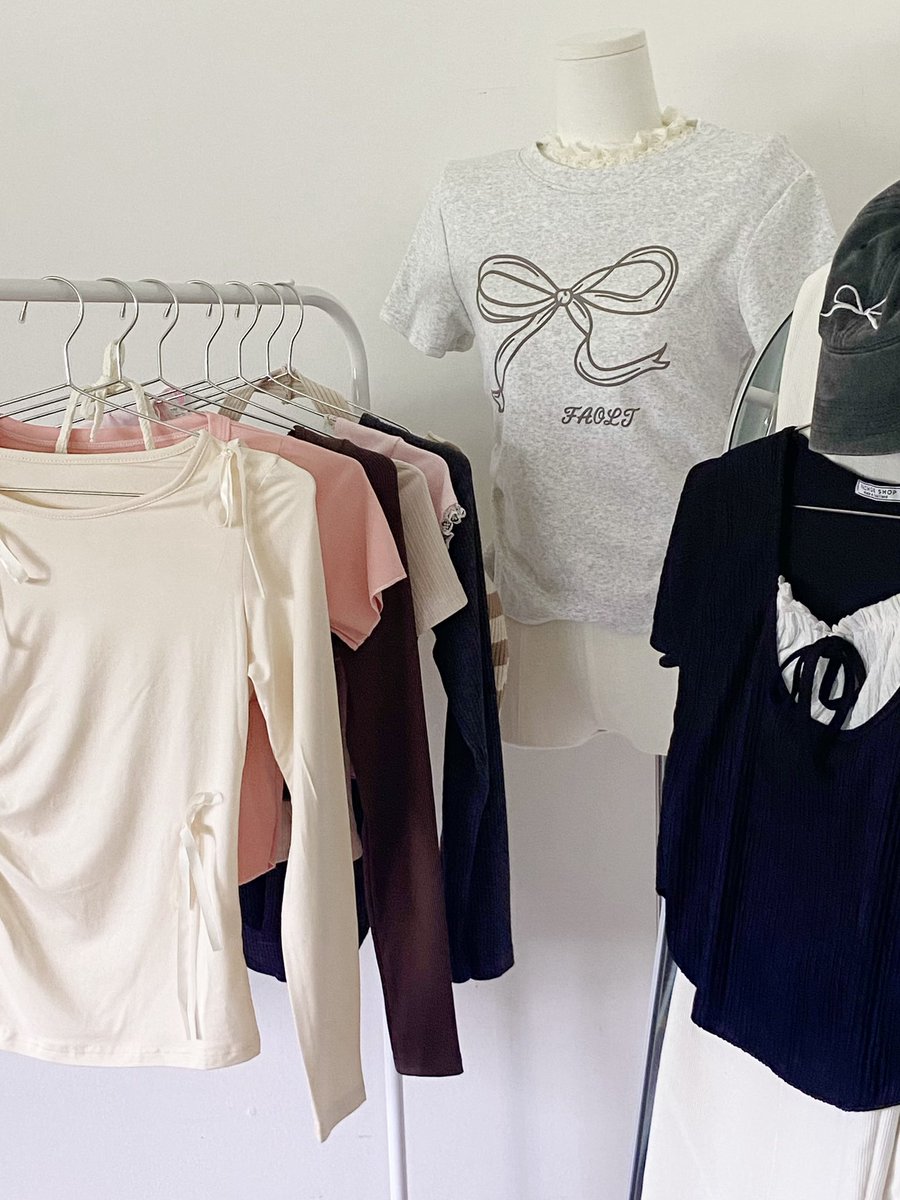 susunaused's tweet photo. 🍰✨เสื้อผ้าน่ารักๆ มาแล้วค่าบ รอบนี้เอาใจคนชอบใส่ครอป เก๋ๆ เลยย🎀

ราคาหลักสิบเหมือนเดิมน๊าา~

🍰ค่าส่ง1/40 2-4/45 5 ขึ้นไป50 
❗️รีทวิต&amp;ปัก ลด 5฿ 
🍊ลงวันอังคาร (24/09) 19:30 🕢

#ส่งต่อเสื้อผ้า #ส่งต่อเสื้อผ้ามือสอง #ส่งต่อเสื้อผ้ามือ2 #เสื้อผ้ามือสอง  #โล๊ะตู้ #โล๊ะตู้เสื้อผ้า https://t.co/yat7GyyNxz
