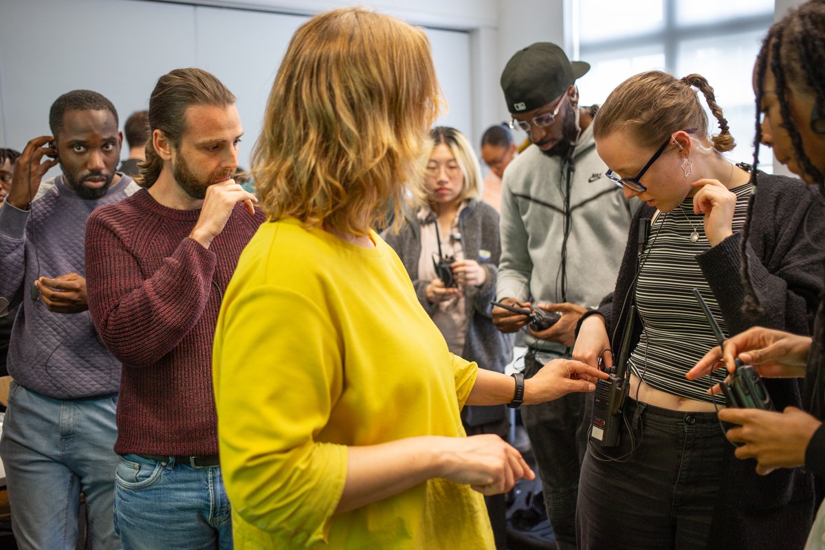 hackneycouncil's tweet photo. Are you 18+ and interested in working in film? Last chance to apply!

📽️A free two day training course is open to Hackney residents funded by #ScreenHackney &amp; hosted by @SetReadyUK

Apply by 1 October to take your first step towards a career in film!

https://t.co/HQKN2vJFlV https://t.co/yOJVZrm3OO